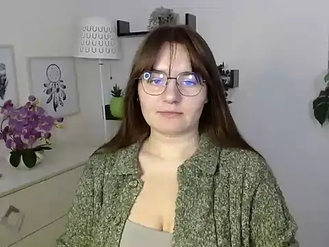 Julie Diamond online show from October 8, 12:36 pm