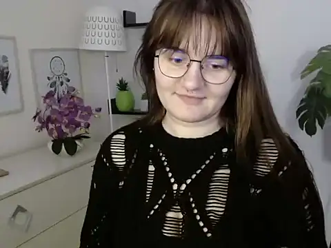 Julie Diamond online show from October 27, 3:16 pm