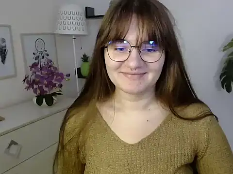 Julie Diamond online show from November 10, 1:43 pm