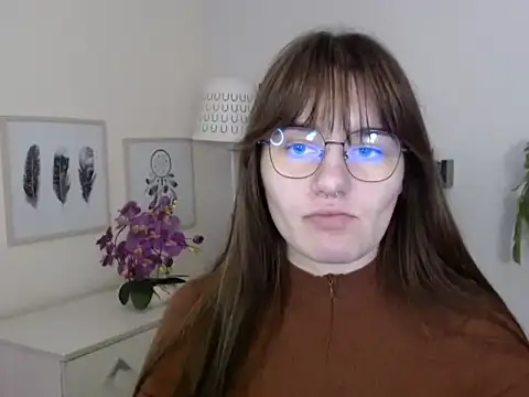 Julie Diamond online show from December 1, 5:18 pm