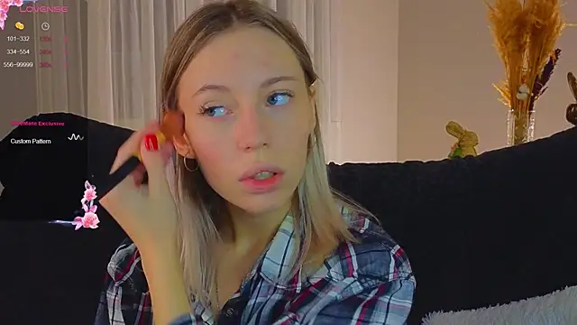 NyxaThorn online show from November 21, 2:38 pm