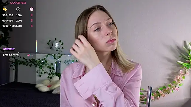 NyxaThorn online show from March 29, 3:23 pm