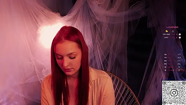 GildedKitten online show from November 18, 7:29 pm