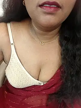 Snapshot of Aunty_Boy_143 chatting on April 19, 6:24 am Aunty Boy 143 online show from April 19, 6:24 am