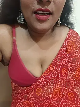 Snapshot of Aunty_Boy_143 chatting on July 28, 1:32 pm Aunty Boy 143 online show from July 28, 1:32 pm