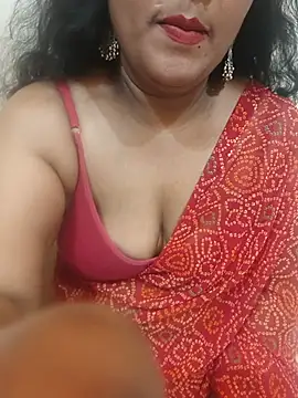 Snapshot of Aunty_Boy_143 chatting on July 28, 2:13 pm Aunty Boy 143 online show from July 28, 2:13 pm
