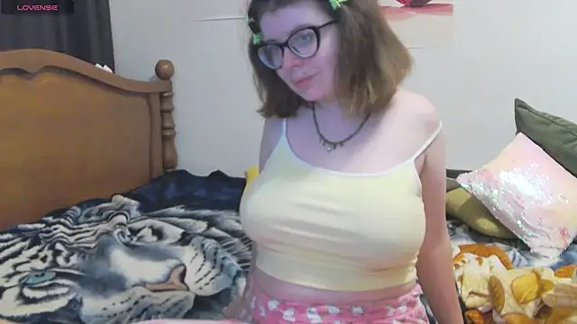 Snapshot of MilisaSweet777 chatting on September 21, 7:04 pm MilisaSweet777 online show from September 21, 7:04 pm