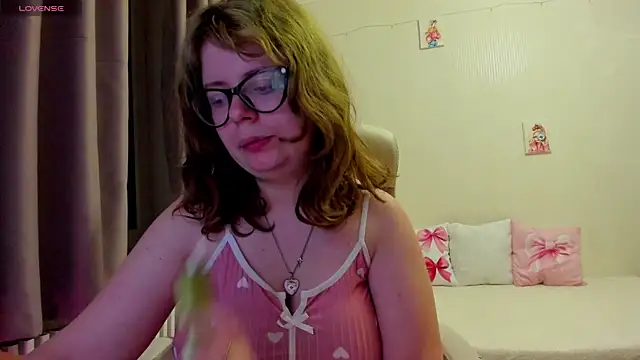 MilisaSweet777 online show from April 4, 7:33 pm