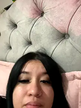 Aliciawhitee online show from October 9, 11:58 pm