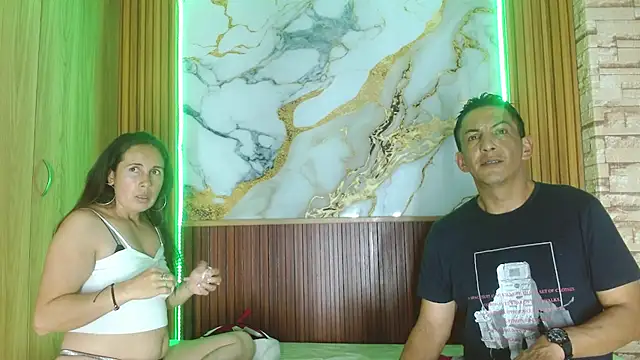 mollyandsam303av online show from February 19, 10:39 pm