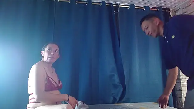 mollyandsam303av online show from March 23, 3:10 am