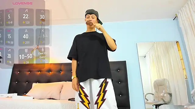 Abraham horny18 online show from October 22, 6:40 pm