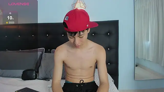 Abraham horny18 online show from November 13, 8:19 pm