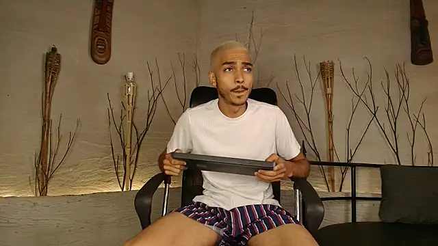 MarcusRain  online show from October 31, 7:26 pm