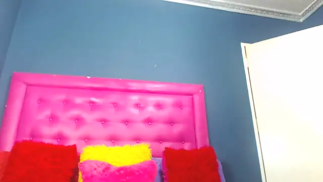 LoloQueen5 online show from February 18, 11:11 pm