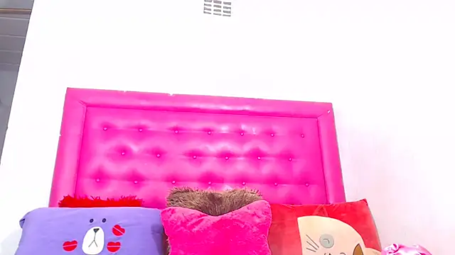 LoloQueen5 online show from March 18, 9:29 pm