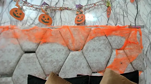 Snapshot of EXOTIC_EBONY_ chatting on October 19, 7:03 pm EXOTIC EBONY online show from October 19, 7:03 pm