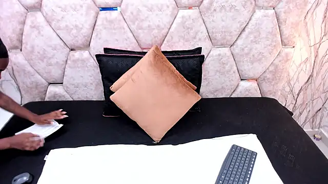 Snapshot of EXOTIC_EBONY_ chatting on November 4, 7:13 pm EXOTIC EBONY online show from November 4, 7:13 pm