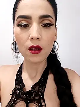 Snapshot of jamila_zair chatting on November 9, 5:22 pm jamila zair online show from November 9, 5:22 pm