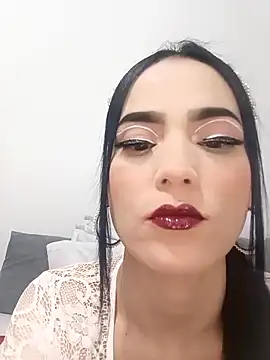 Snapshot of jamila_zair chatting on November 14, 1:21 pm jamila zair online show from November 14, 1:21 pm