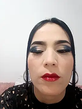 Snapshot of jamila_zair chatting on November 15, 12:45 pm jamila zair online show from November 15, 12:45 pm