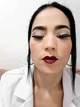 Snapshot of jamila_zair chatting on November 21, 1:21 pm jamila zair online show from November 21, 1:21 pm