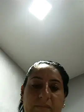 Snapshot of Titiss8921 chatting on October 25, 1:29 pm Titiss8921 online show from October 25, 1:29 pm