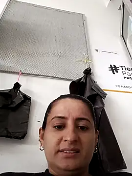 Snapshot of Titiss8921 chatting on October 27, 11:58 am Titiss8921 online show from October 27, 11:58 am