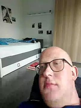 Snapshot of geilerd122 chatting on October 8, 2:47 pm geilerd122 online show from October 8, 2:47 pm