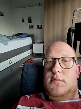 Snapshot of geilerd122 chatting on October 30, 3:57 pm geilerd122 online show from October 30, 3:57 pm