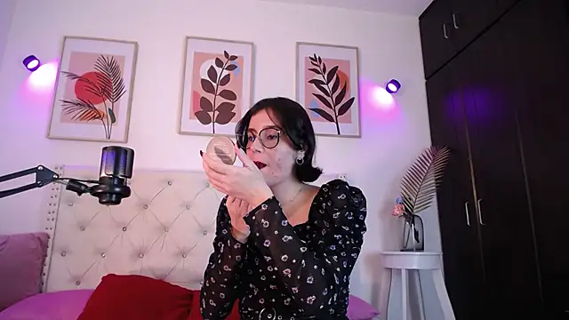 Snapshot of barbyehot chatting on November 21, 12:21 am barbyehot online show from November 21, 12:21 am