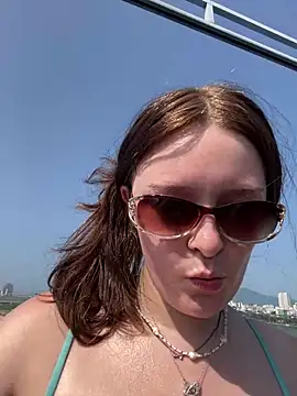 Snapshot of cherryrosealiee chatting on February 21, 7:20 am cherryrosealiee online show from February 21, 7:20 am