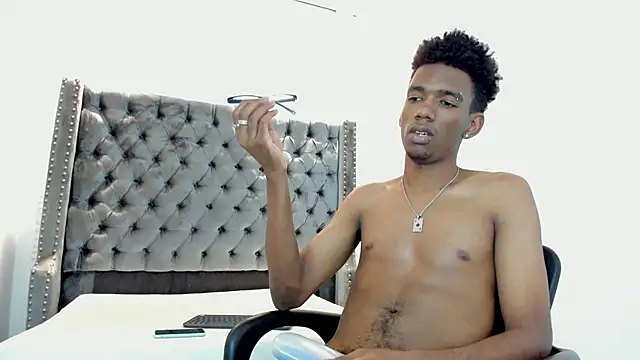 Snapshot of nero_reyd chatting on October 16, 7:37 pm nero reyd online show from October 16, 7:37 pm