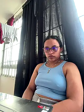 Snapshot of angels_evil chatting on November 23, 7:46 pm angels evil online show from November 23, 7:46 pm