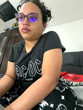 Snapshot of angels_evil chatting on November 26, 3:07 am angels evil online show from November 26, 3:07 am