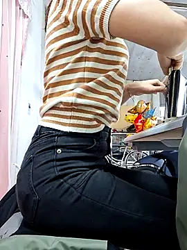 Snapshot of irina_hana chatting on February 28, 1:17 am irina hana online show from February 28, 1:17 am