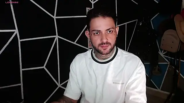 Snapshot of nicolastorres99 chatting on October 31, 2:23 am nicolastorres99 online show from October 31, 2:23 am