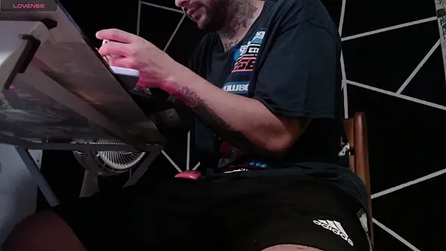 Snapshot of nicolastorres99 chatting on November 5, 6:30 pm nicolastorres99 online show from November 5, 6:30 pm