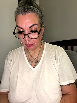 dieseldame1313 online show from November 6, 1:50 am