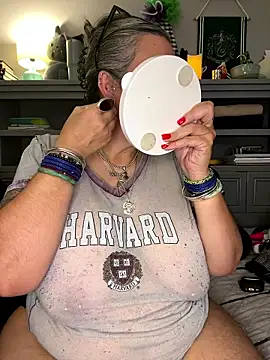 dieseldame1313 online show from January 9, 1:30 am