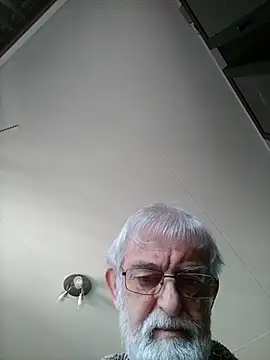 Snapshot of ewaldwillems99 chatting on April 6, 7:09 am ewaldwillems99 online show from April 6, 7:09 am