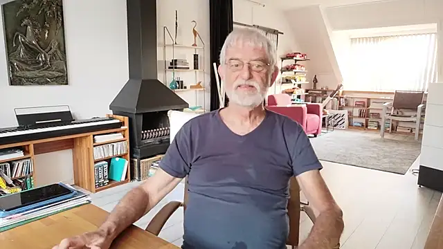 Snapshot of ewaldwillems99 chatting on July 5, 4:30 am ewaldwillems99 online show from July 5, 4:30 am