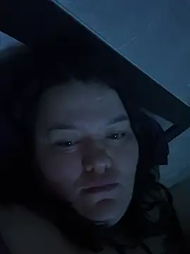 Snapshot of SunnyLeila2101 chatting on January 18, 5:00 am SunnyLeila2101 online show from January 18, 5:00 am