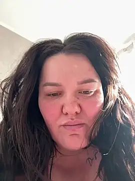 Snapshot of SunnyLeila2101 chatting on February 2, 11:31 am SunnyLeila2101 online show from February 2, 11:31 am