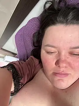 Snapshot of SunnyLeila2101 chatting on February 11, 11:48 am SunnyLeila2101 online show from February 11, 11:48 am