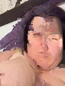 Snapshot of SunnyLeila2101 chatting on February 14, 7:32 pm SunnyLeila2101 online show from February 14, 7:32 pm