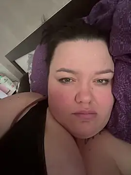 Snapshot of SunnyLeila2101 chatting on February 16, 1:40 pm SunnyLeila2101 online show from February 16, 1:40 pm