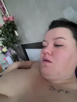 Snapshot of SunnyLeila2101 chatting on February 22, 4:57 am SunnyLeila2101 online show from February 22, 4:57 am