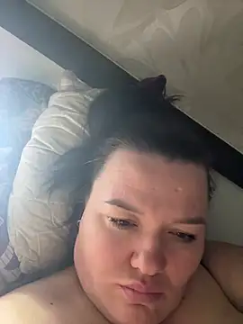 Snapshot of SunnyLeila2101 chatting on March 1, 8:11 pm SunnyLeila2101 online show from March 1, 8:11 pm