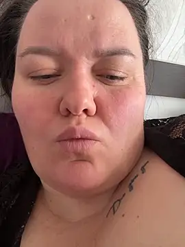 SunnyLeila2101 online show from April 2, 11:19 am